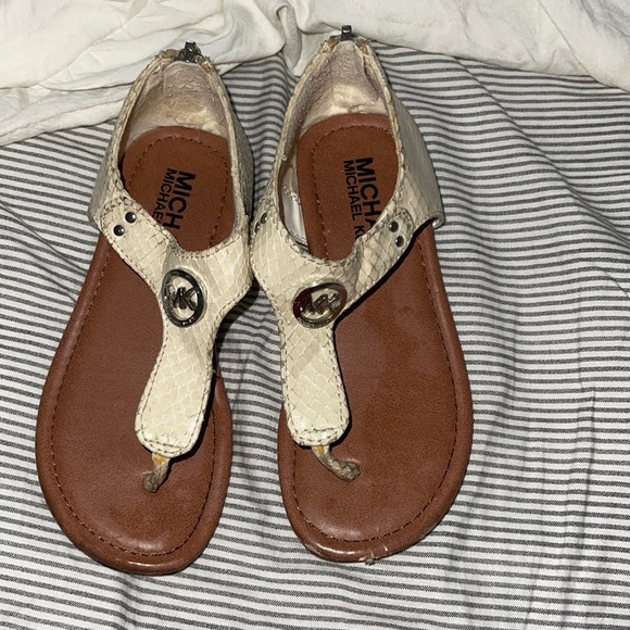 Girls MK Michael Kors thong sandals size 10 with zipper up back of foot - Picture 2 of 8
